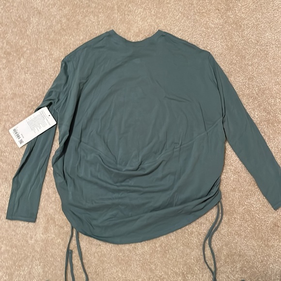 Lululemon tshirt- Pima Cotton side cinch long sleeve - Picture 6 of 7